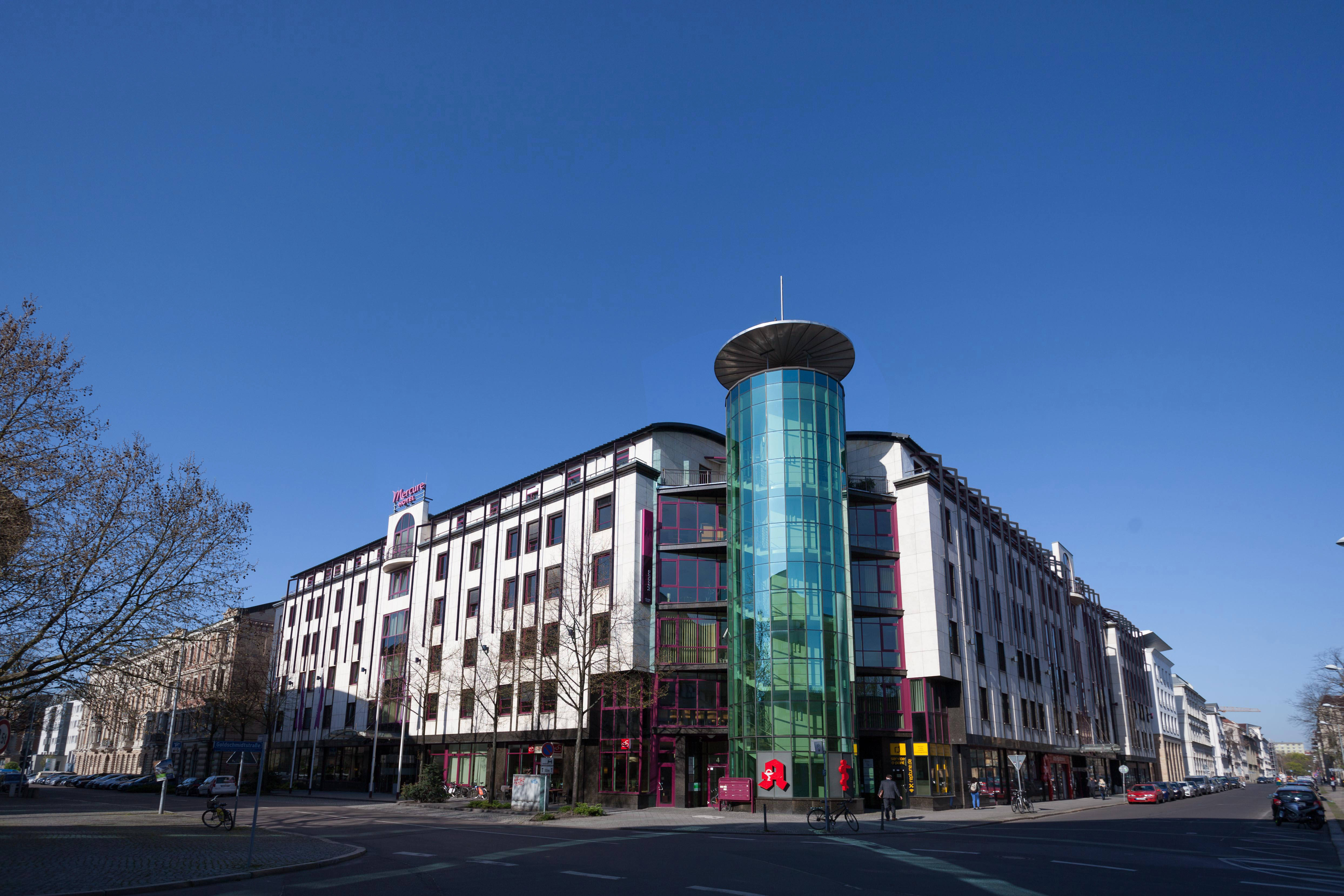 Semper Constantia erwirbt Mercure Hotel Leipzig am Johannisplatz von
