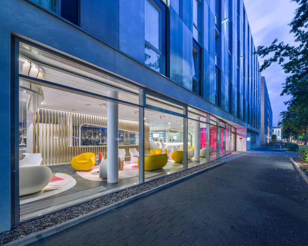 ArtInvest Real Estate Management GmbH & Co. KG_Prizeotel Bremen Art