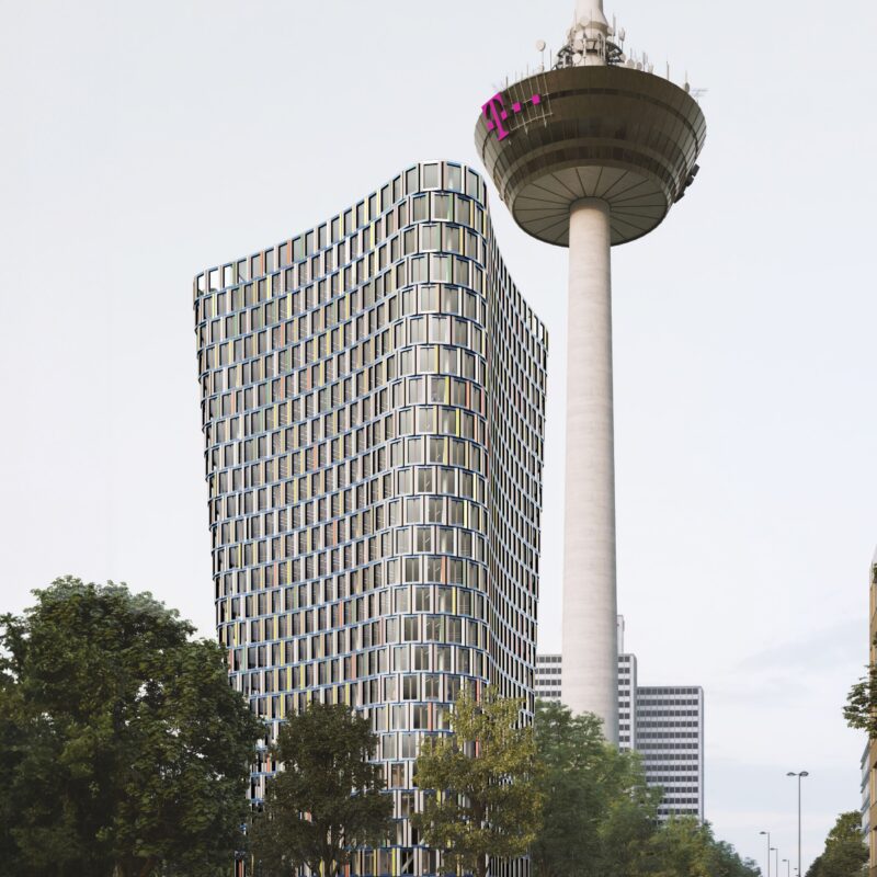 Stadtansicht mit wellenförmigem Hochhaus und Turm mit Aussichtsplattform und Antennen.